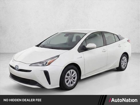Used 2020 Toyota Prius LE FWD image 1