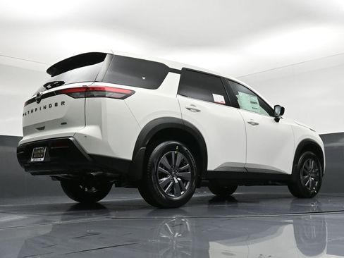 New 2026 Nissan Pathfinder S image 30