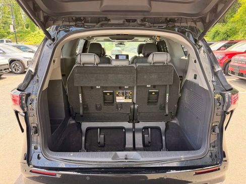 Used 2022 Toyota Sienna Limited AWD/4WD image 49