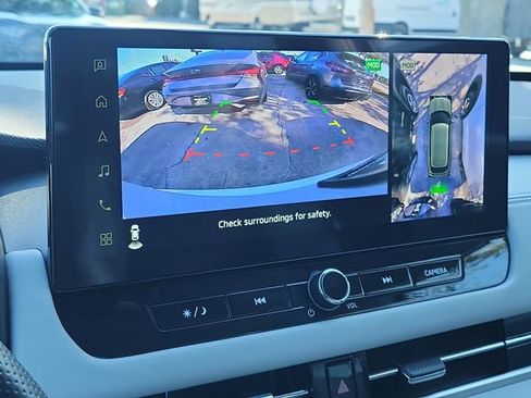 Used 2025 Mitsubishi Outlander SE image 32