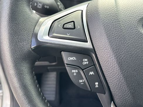 Used 2021 Ford Edge Titanium image 24