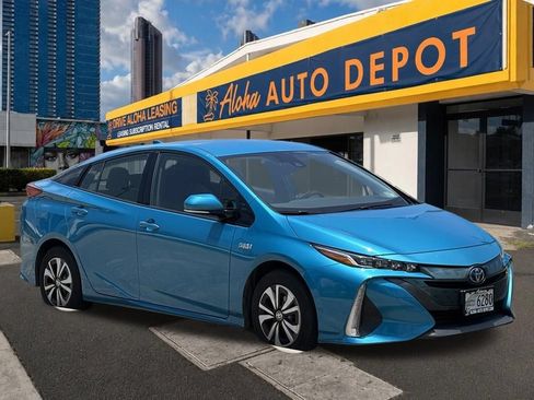 Used 2017 Toyota Prius Prime Advanced FWD image 6