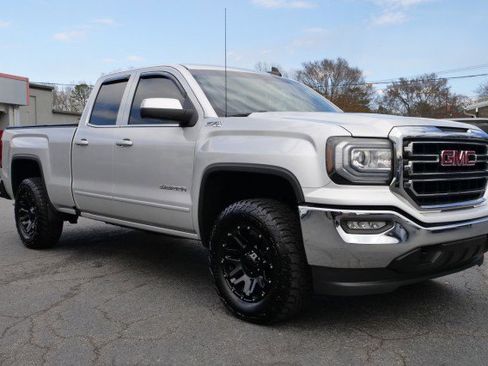 Used 2019 GMC Sierra 1500 SLE w/ SLE Value Package image 4