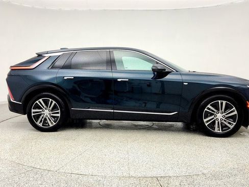 Used 2024 Cadillac Lyriq Luxury image 4