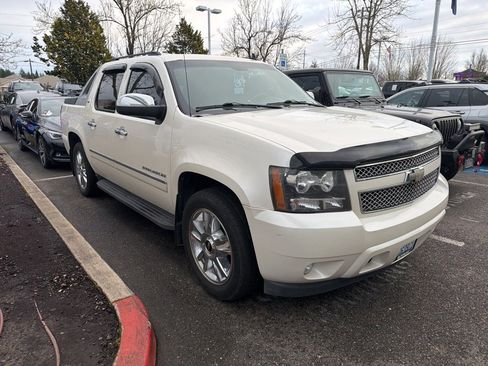 Used 2010 Chevrolet Avalanche LTZ image 1