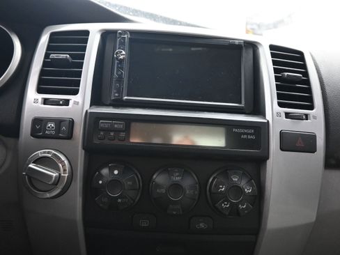 Used 2007 Toyota 4Runner SR5 AWD/4WD image 11