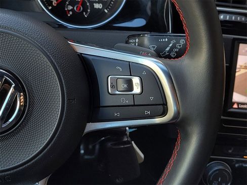 Used 2018 Volkswagen Golf 4-Door image 20