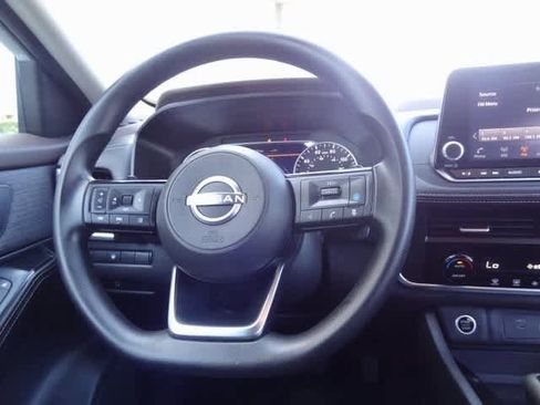 Used 2023 Nissan Rogue SV image 12