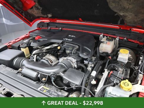 Used 2018 Jeep Wrangler Unlimited Sahara w/ Dual Top Group image 14