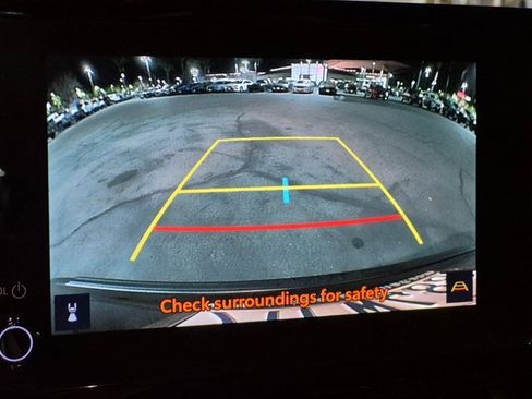 Used 2025 Toyota Corolla Cross XLE image 13