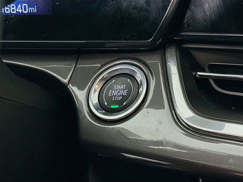 Used 2024 Chevrolet Trax ACTIV w/ Driver Confidence Package image 19