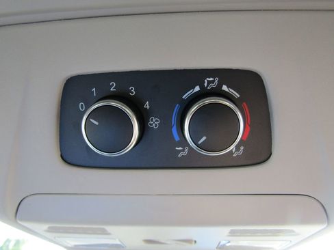 Used 2023 Ford Transit 350 XLT image 30