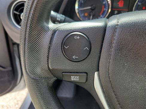 Used 2018 Toyota Corolla LE image 19