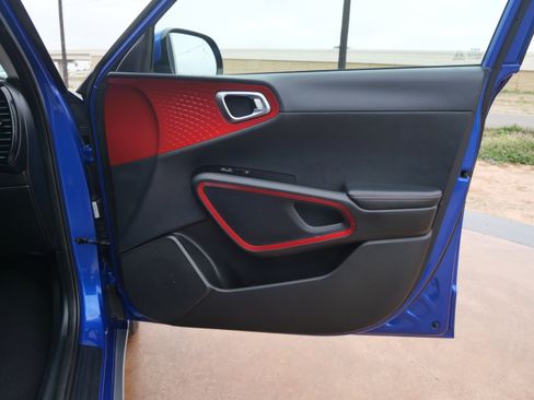 Used 2023 Kia Soul GT-Line image 13