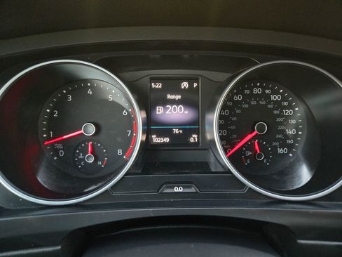 Used 2018 Volkswagen Tiguan S image 63