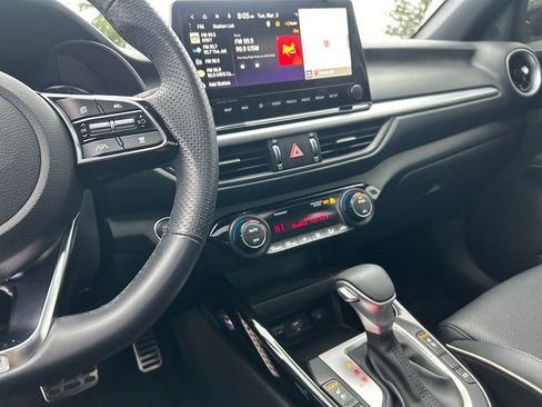 Used 2023 Kia Forte GT-Line w/ GT-Line Premium Package image 20