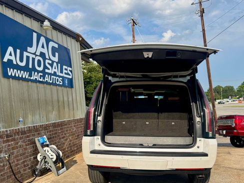 Used 2016 Cadillac Escalade Premium AWD/4WD image 11
