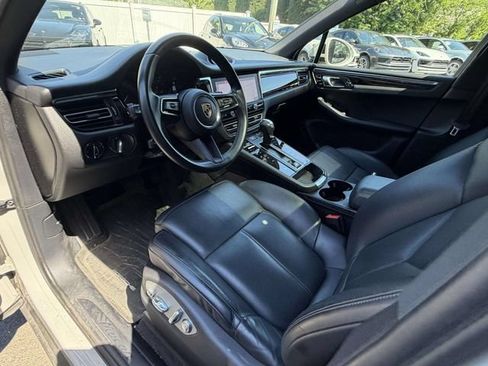 Certified 2023 Porsche Macan AWD/4WD image 17