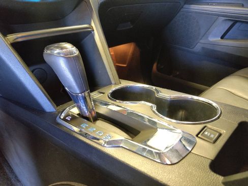 Used 2016 Chevrolet Equinox LTZ w/ Enhanced Convenience Package image 26