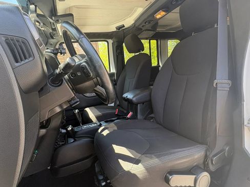 Used 2018 Jeep Wrangler Unlimited Sport S AWD/4WD image 2