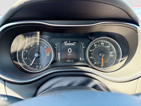 Used 2020 Jeep Cherokee Latitude Plus image 38