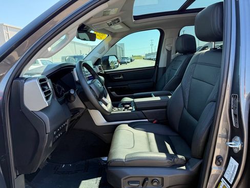 Used 2023 Toyota Tundra Limited w/ Power Package AWD/4WD image 5