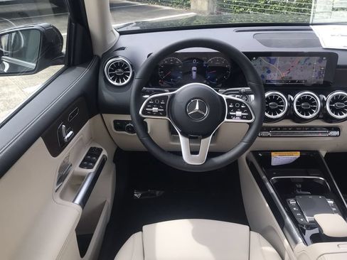 Used 2023 Mercedes-Benz GLB 250 image 13