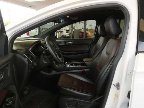 Used 2020 Ford Edge Titanium w/ Equipment Group 301A AWD/4WD image 14