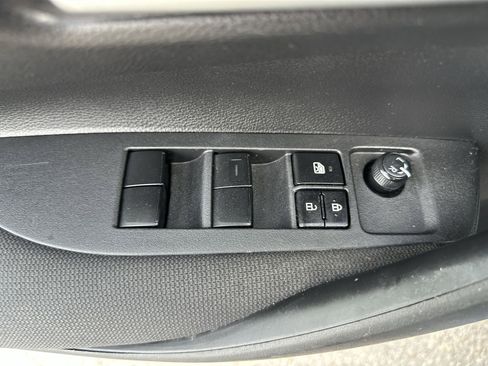 Used 2020 Toyota Corolla LE FWD image 15