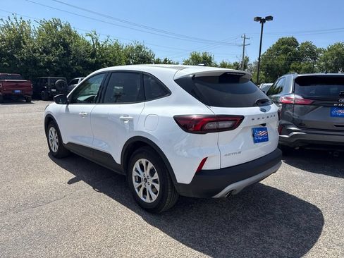 Used 2025 Ford Escape Active FWD image 6