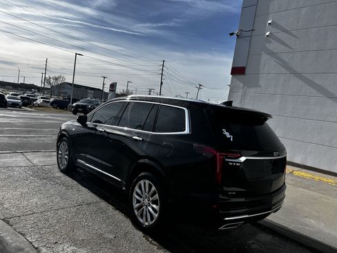 Used 2021 Cadillac XT6 Premium Luxury image 3