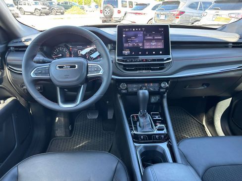 Certified 2026 Jeep Compass Trailhawk AWD/4WD image 12