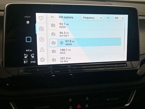 Used 2024 Volkswagen Atlas Cross Sport SE image 11