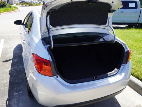 Used 2017 Toyota Corolla SE FWD image 24