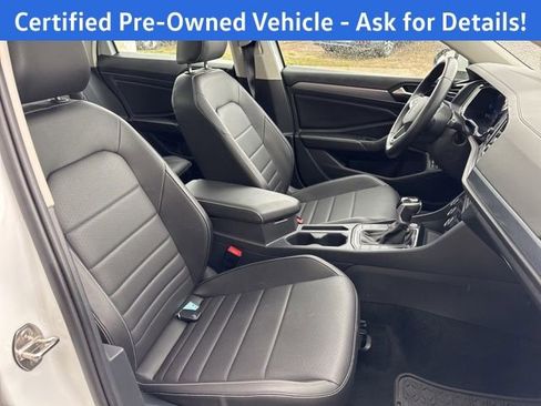 Certified 2024 Volkswagen Jetta SE w/ Panoramic Sunroof Package FWD image 22