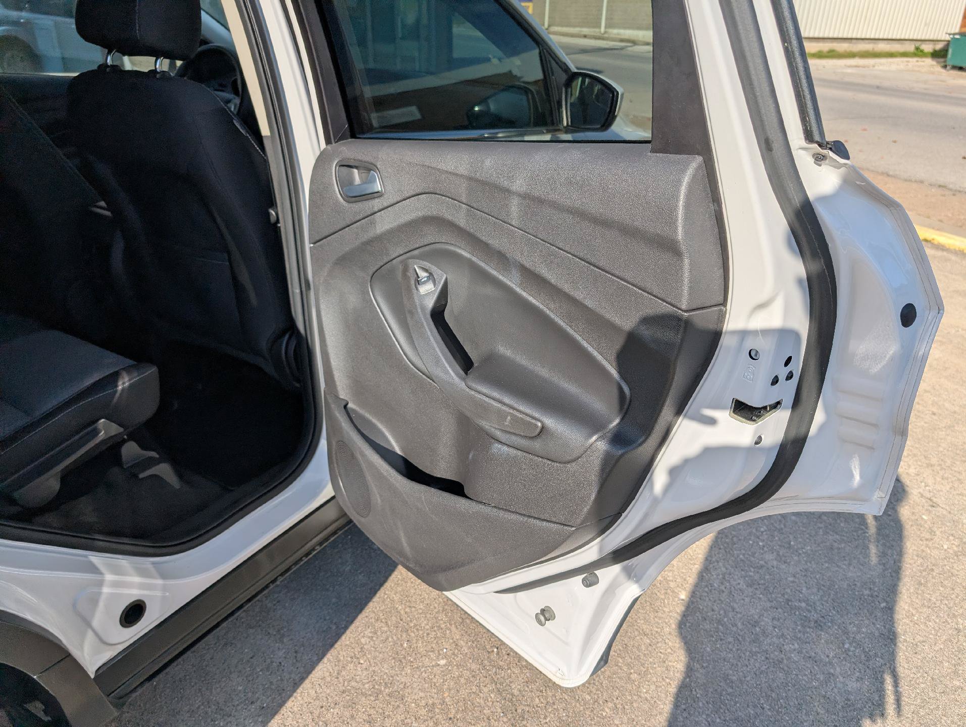 Used 2017 Ford Escape SE FWD image 16