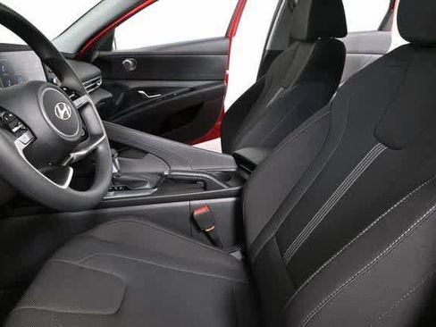 New 2026 Hyundai Elantra SE image 19