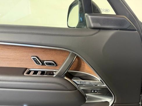 New 2025 Land Rover Range Rover SE image 23