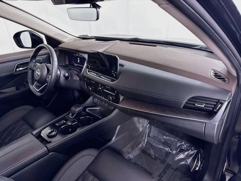 Used 2023 Nissan Rogue Platinum w/ Platinum Premium Package AWD/4WD image 35