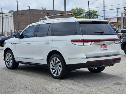 Used 2023 Lincoln Navigator Reserve AWD/4WD image 6