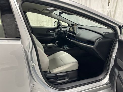 Used 2025 Toyota Prius XLE image 57