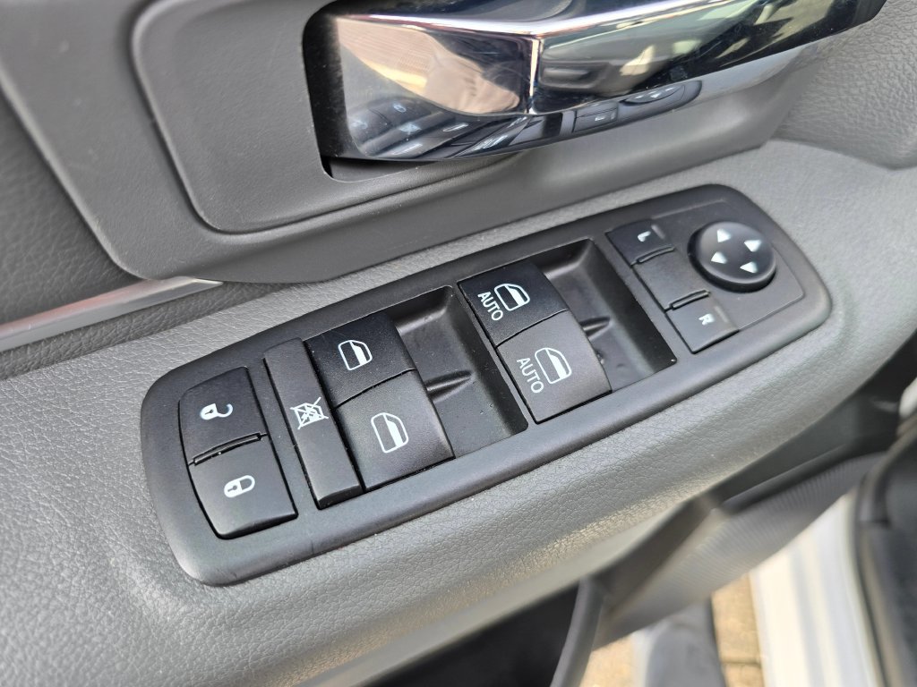 Used 2019 RAM 1500 Classic SLT AWD/4WD image 24