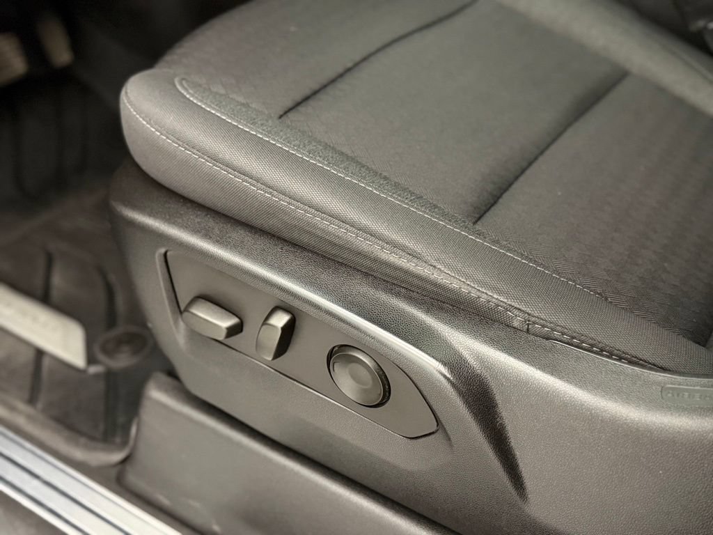 Used 2022 Chevrolet Silverado 1500 RST w/ Convenience Package II AWD/4WD image 14