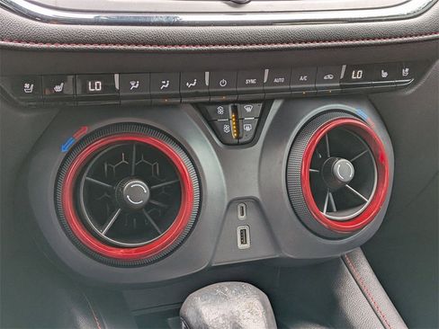 Used 2021 Chevrolet Blazer RS w/ Enhanced Convenience Package image 23