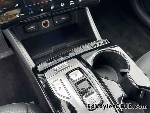 Used 2023 Hyundai Tucson Limited w/ Winter Package image 35