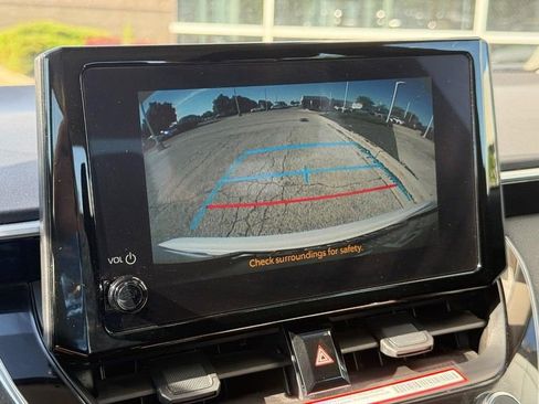Used 2025 Toyota Corolla LE FWD image 24