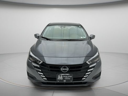 Used 2025 Nissan Versa SV FWD image 2