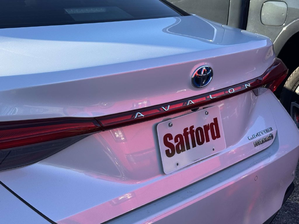 Used 2019 Toyota Avalon Limited w/ Advanced Safety Package FWD image 12
