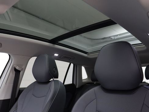 New 2026 Volkswagen Tiguan SE image 12