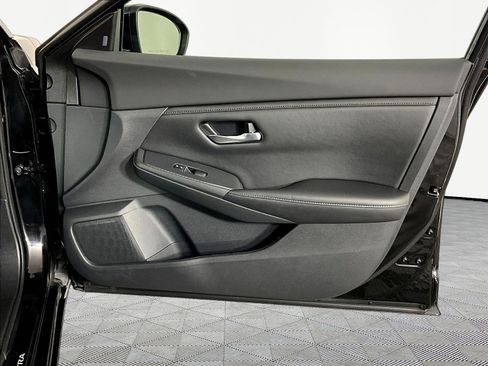 Used 2022 Nissan Sentra SV w/ Trunk Package FWD image 27